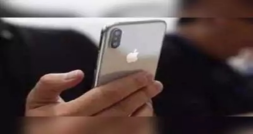 Apple ने चीन से प्लांट शिफ्ट करने का बनाया प्लान, भारत में बना रही अपना टॉप मॉडल Apple ने चीन से प्लांट शिफ्ट करने का बनाया प्लान, भारत में बना रही अपना टॉप मॉडल